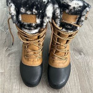 The North Face Shellista IV Luxe Women's Tan and Black Snow Boots Size 10